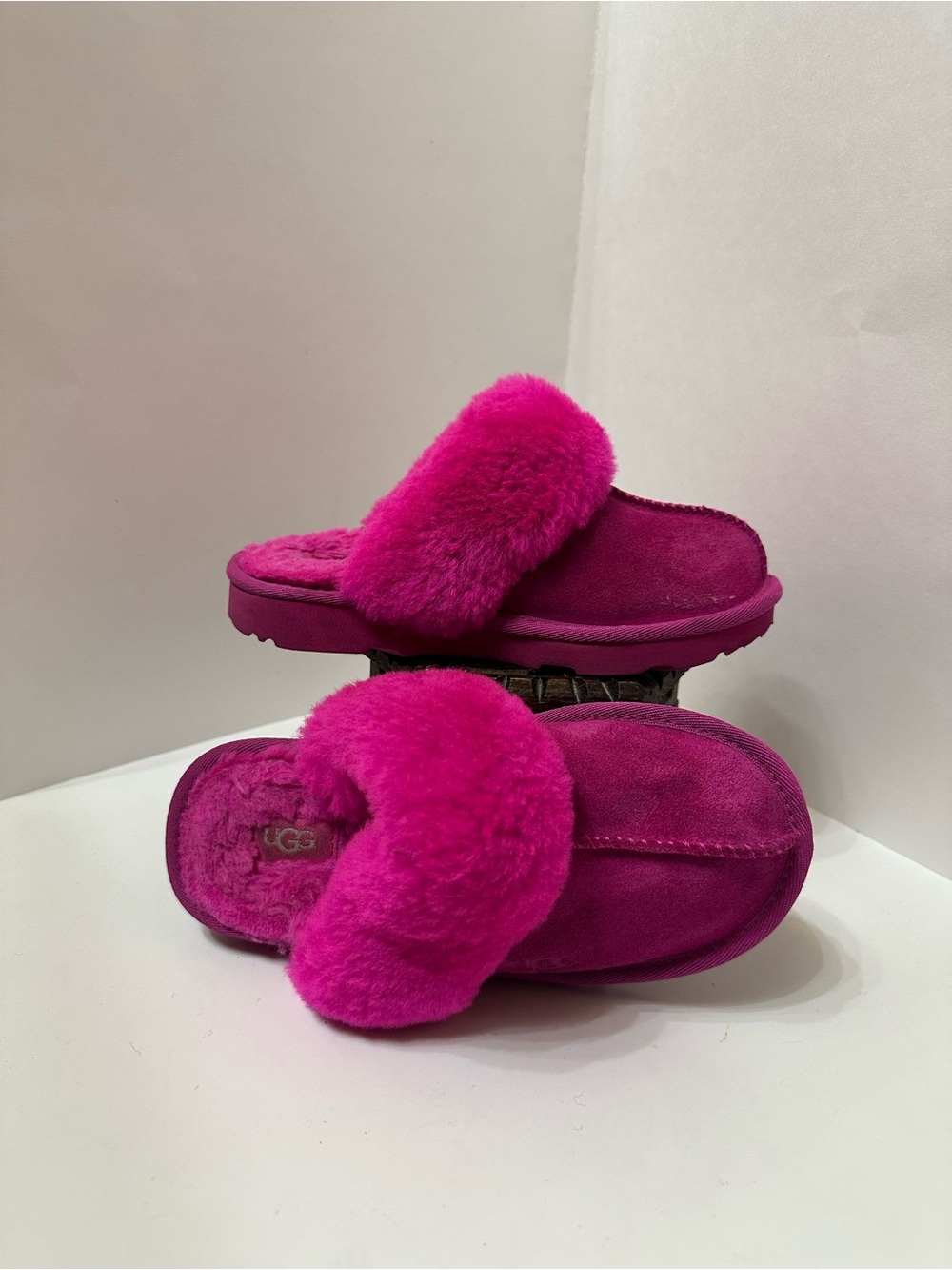 UGG Cozy Slippers Girls 13 Hot Pick Slip On Hot Pink Fuzzy 1019065K